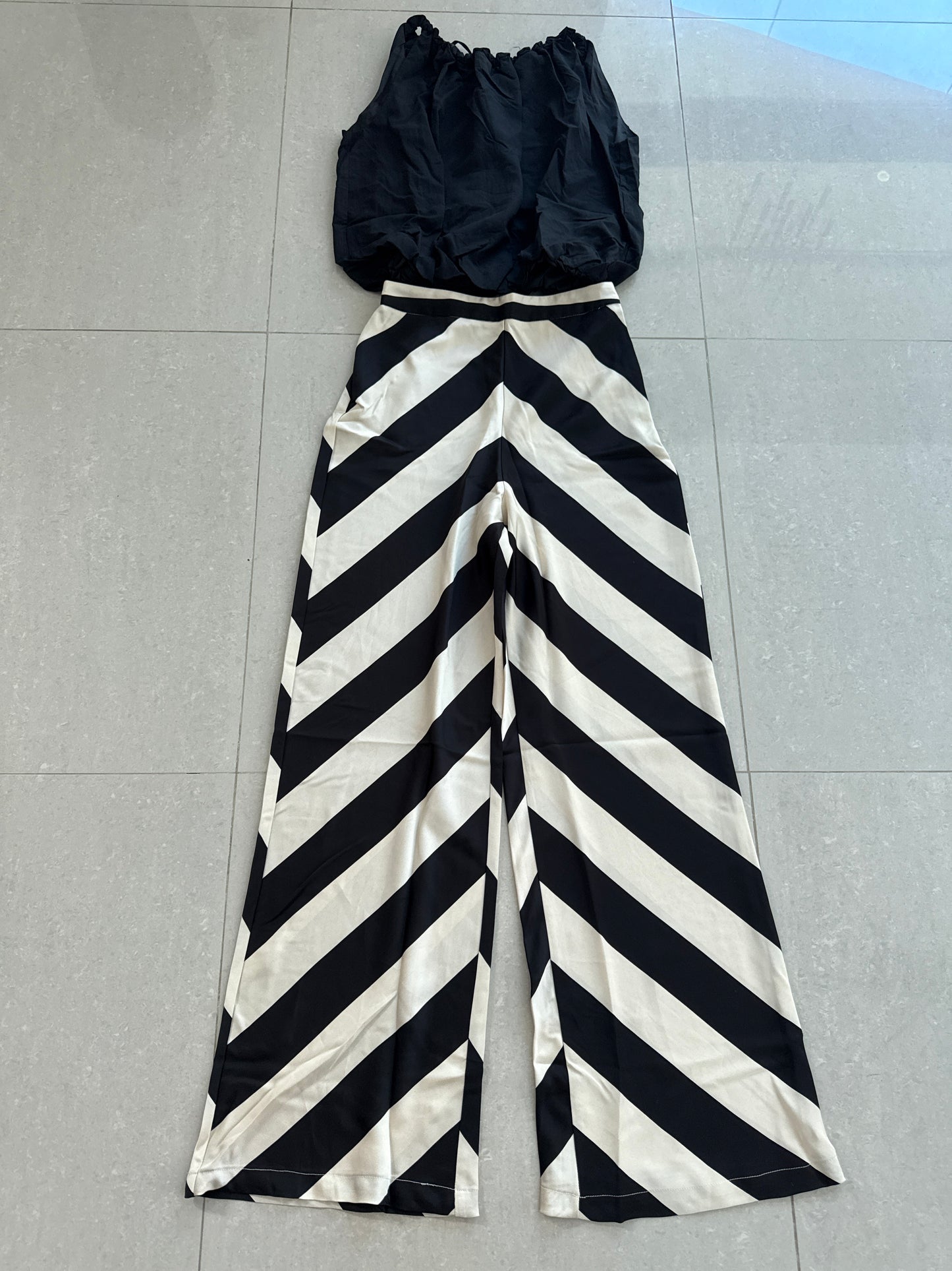 Saudi halter style top