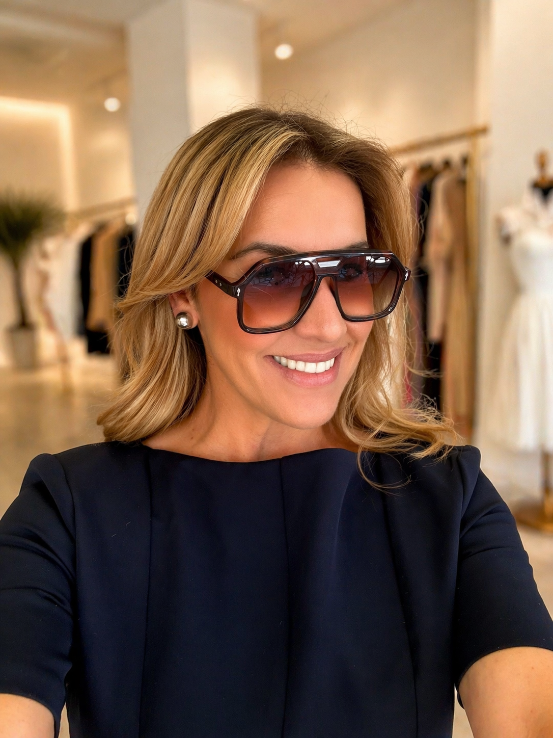 Aviator style sunglasses