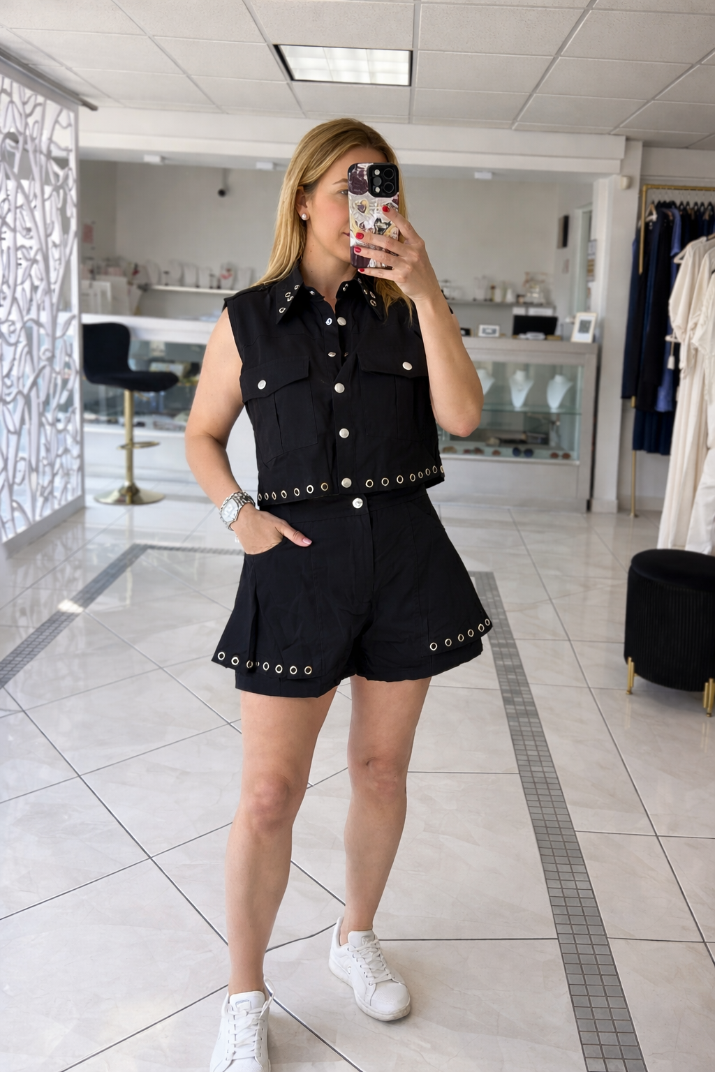 Studs black short set