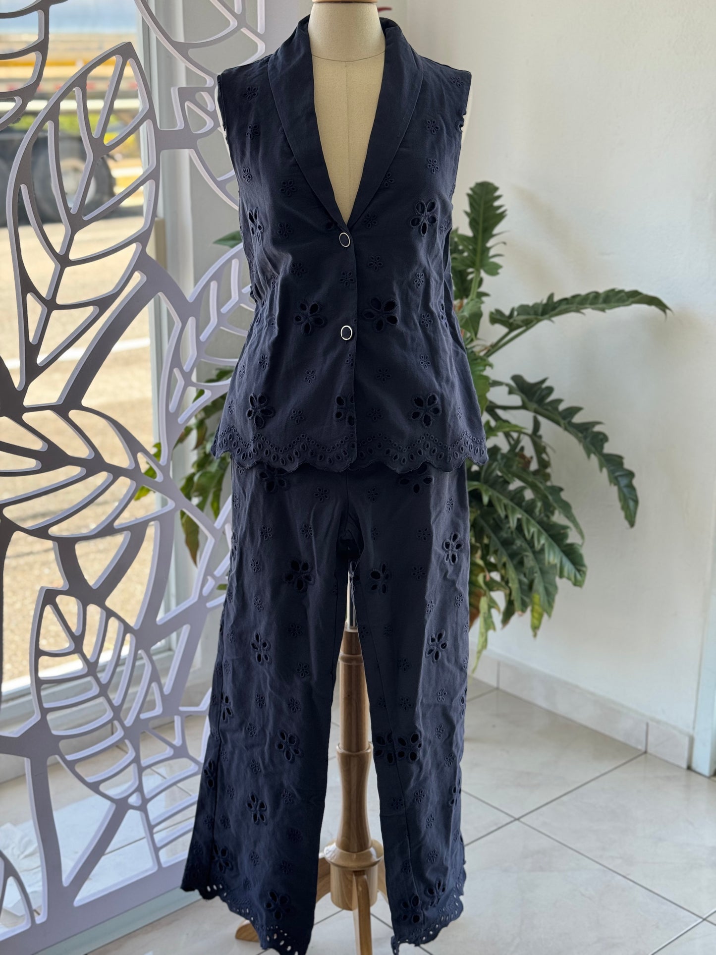 Navy Eyelet Set
