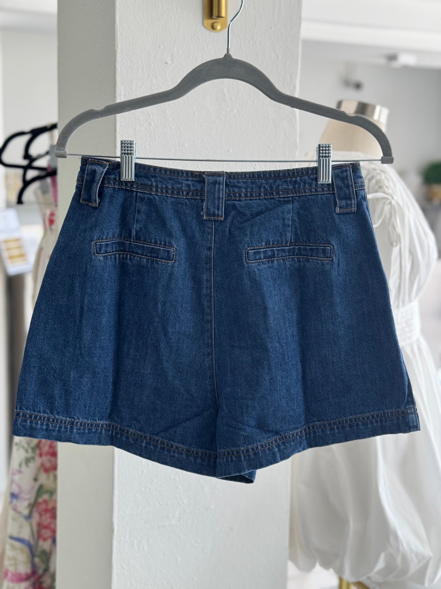 Chic Short Denim