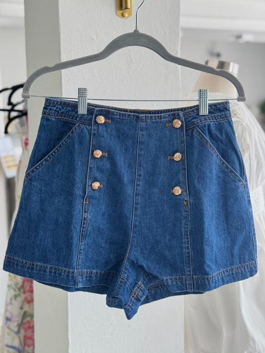 Chic Short Denim