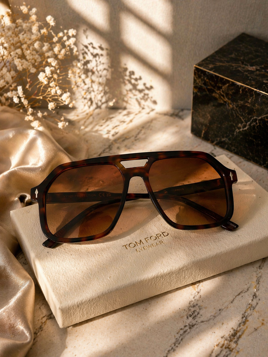 Aviator style sunglasses