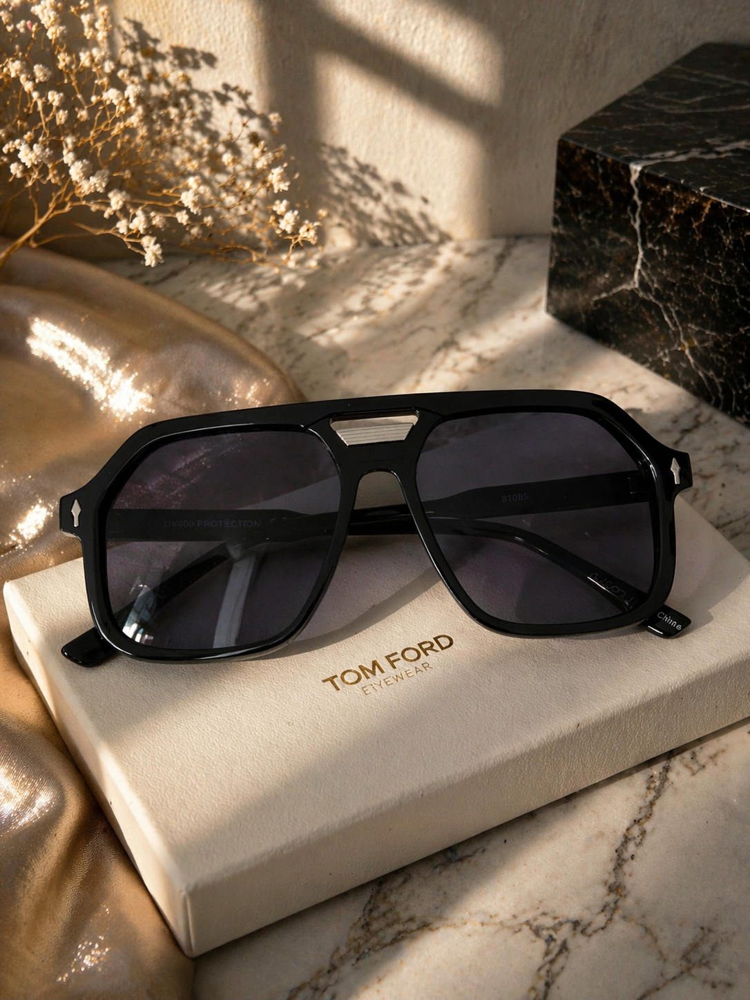 Aviator style sunglasses