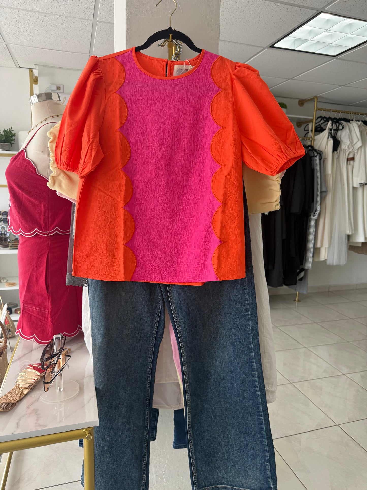 Color pop scallop top