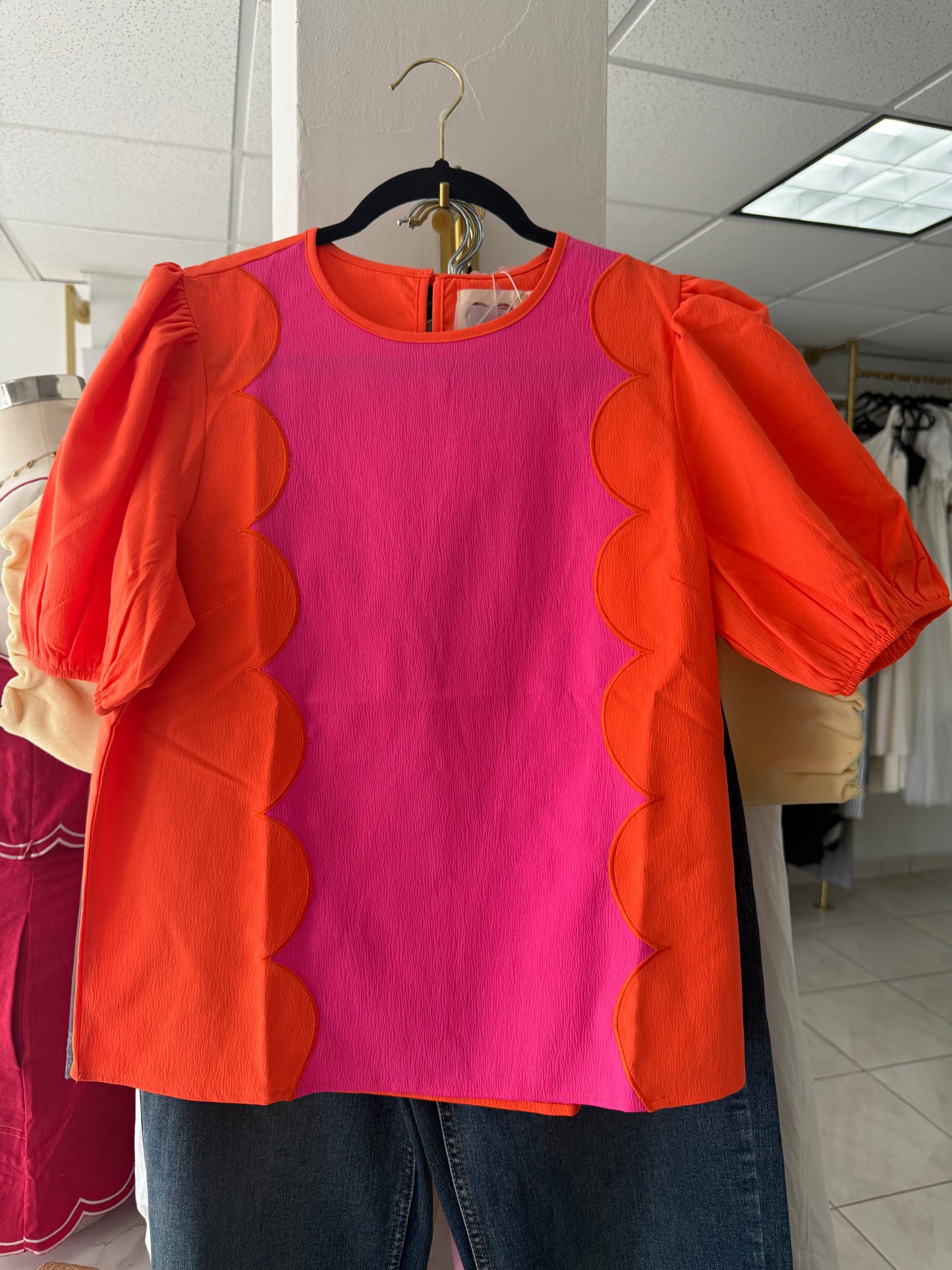 Color pop scallop top